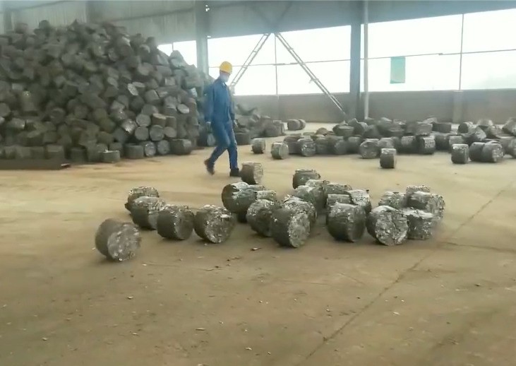 重型壓餅打包機 ,成型快 ,體積小餅塊緊實 ,方便儲存與運輸 。