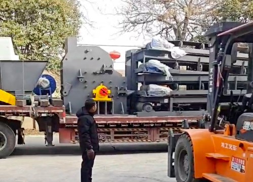 路友破碎機到達客戶廠地準備開展裝機工作