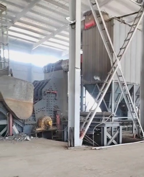 服務(wù)于客戶多年的路友汽車殼破碎機(jī)，不論動力還是產(chǎn)能都宛如新機(jī)