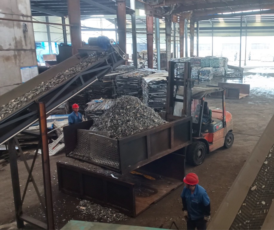 鋁合金門窗破碎機(jī)