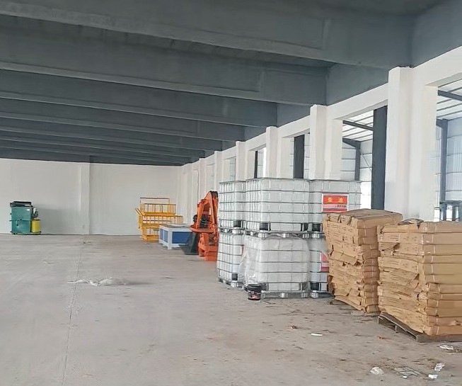 報廢汽車拆解線抵達客戶限產(chǎn)，卸車完畢等待組裝