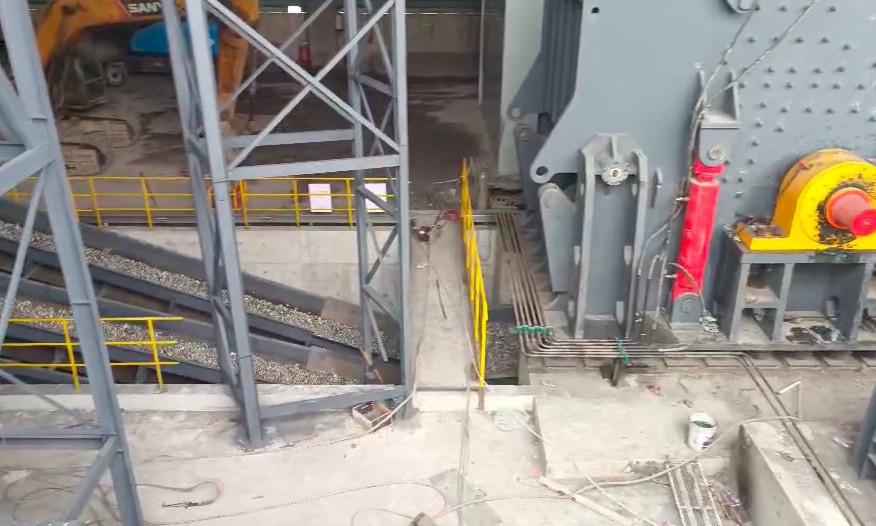 “大型廢鋼處理加工裝備 ——6000 型破碎機”