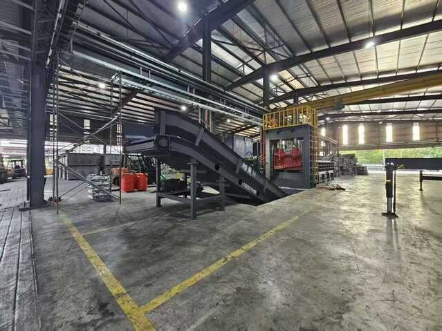 進(jìn)軍馬來西亞的路友龍門剪，在舉國歡的日子里完成了安裝任務(wù)